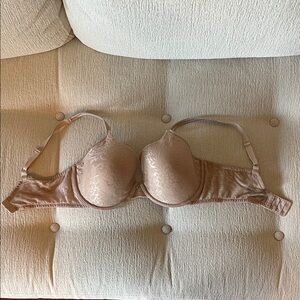 Natori Beige Lace Bra  Size 34DD  GUC